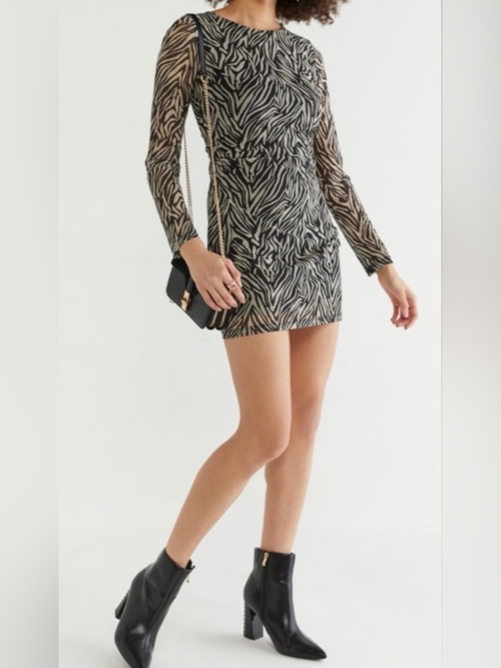 Francesca's Collections Dresses & Skirts - Francesca's Collections Black and White Zebra Print Long-Sleeve Mini Dress
